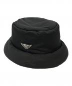 PRADAプラダ）の古着「Re Nylon パデッドバケットハット」｜ブラック