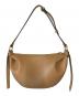 CHARLES & KEITH (チャールズ＆キース) Caia / カイアカーブショルダーバッグ ベージュ：6000円