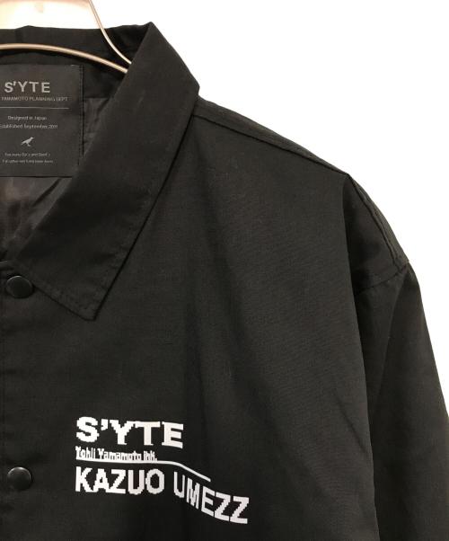 s'yte（サイト）s'yte (サイト) KAZUO UMEZZ JACKET PRINTED WITH ARTWORK FEATURING ZOKU-SHINGO-HAND PRINTS- / コーチジャケット ブラック サイズ:3の古着・服飾アイテム