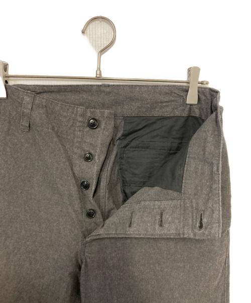 nestrobe confect（ネストローブ コンフェクト）nestrobe confect (ネストローブ コンフェクト) サイドベルトパンツ グレー サイズ:3の古着・服飾アイテム