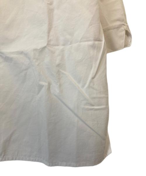 FRED PERRY（フレッドペリー）FRED PERRY (フレッドペリー) 半袖ワンポイントシャツ ホワイト×ブルー サイズ:36の古着・服飾アイテム