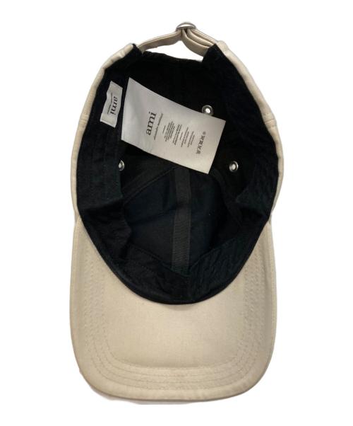 AMIPARIS（アミパリス）AMIPARIS (アミパリス) エンブロイダリーベースボールキャップ アイボリーの古着・服飾アイテム