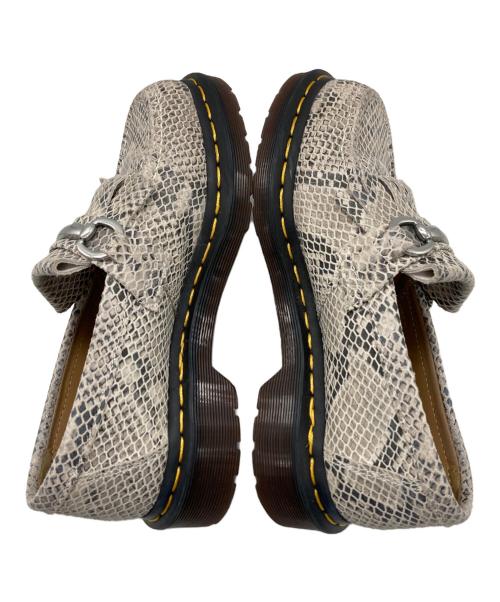 Dr.Martens（ドクターマーチン）Dr.Martens (ドクターマーチン) ADRIAN SNAFFLE / エイドリアンスネークタッセルビットローファー アイボリー サイズ:23の古着・服飾アイテム