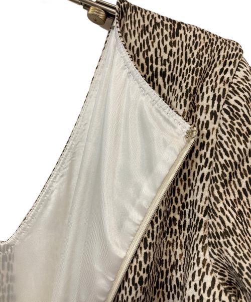 MaxMara（マックスマーラ）MaxMara (マックスマーラ) ベルト付レオパード柄Vネックワンピース ホワイト×ブラウン サイズ:42の古着・服飾アイテム