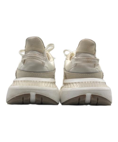 UGG（アグ）UGG (アグ) CA805 V2 ホワイト サイズ:24.5cmの古着・服飾アイテム