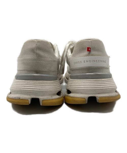 on（オン）on (オン) Cloudnova Form 2 ホワイト サイズ:26.5㎝の古着・服飾アイテム