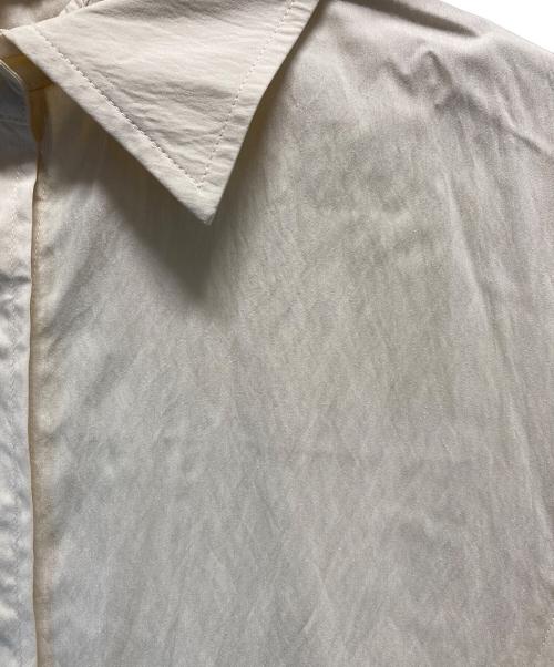 TODAYFUL（トゥデイフル）TODAYFUL (トゥデイフル) Sidetuck Silky Shirts / サイドタックシルキーシャツ アイボリー サイズ:Fの古着・服飾アイテム