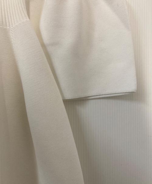 huit（ユイット）huit (ユイット) ユイットブーケホールガーメントワンピース ホワイト サイズ:Ｓの古着・服飾アイテム