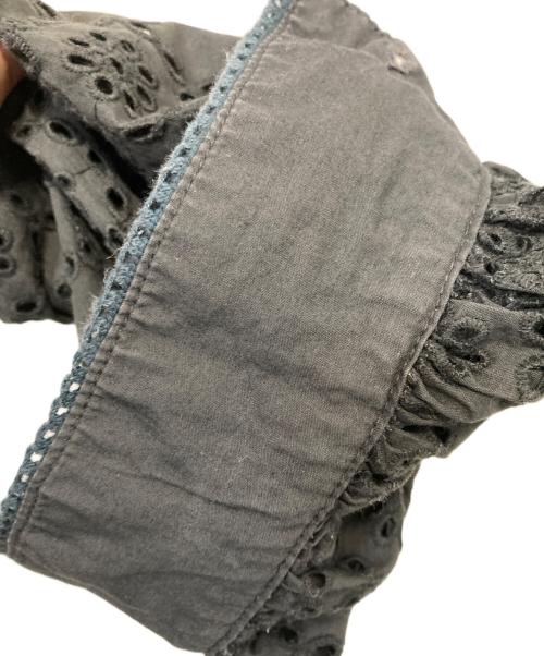 Spick and Span（スピック＆スパン）Spick and Span (スピックアンドスパン) コットンポプリンエンブロイダリーブラウス グレー サイズ:記載なしの古着・服飾アイテム