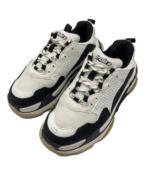 BALENCIAGA（バレンシアガ）BALENCIAGA (バレンシアガ) Triple S / トリプルＳダッドスニーカー ホワイト×ブラック サイズ:26.5の古着・服飾アイテム