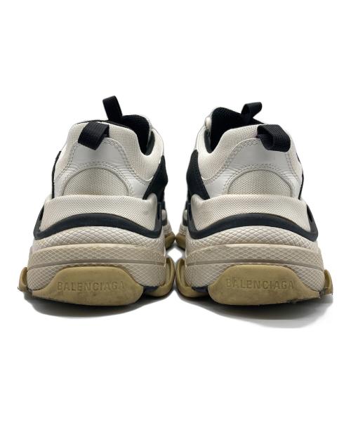 BALENCIAGA（バレンシアガ）BALENCIAGA (バレンシアガ) Triple S / トリプルＳダッドスニーカー ホワイト×ブラック サイズ:26.5の古着・服飾アイテム
