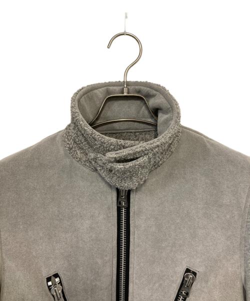 eYe COMME des GARCONS JUNYAWATANABE MAN（アイ コム デ ギャルソン ジュンヤ ワタナベ マン）eYe COMME des GARCONS JUNYAWATANABE MAN (アイ コム デ ギャルソン ジュンヤ ワタナベ マン) スリーブ切替ムートンジャケット グレー サイズ:XSの古着・服飾アイテム