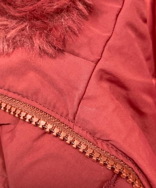 Comptoir des Cotonniers（コントワー・デ・コトニエ）Comptoir des Cotonniers (コントワー・デ・コトニエ) ファー付ダウンジャケット レッド サイズ:Ⅼの古着・服飾アイテム