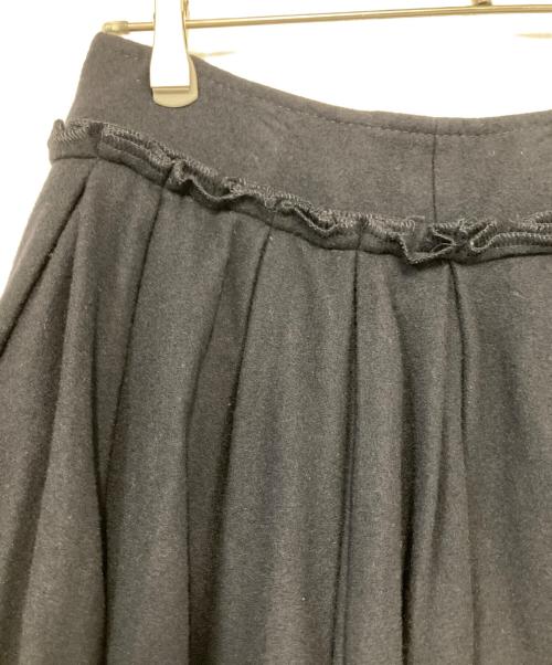 COMME des GARCONS（コムデギャルソン）COMME des GARCONS (コムデギャルソン) ウールタックフレアボリュームスカート ネイビー サイズ:Ｓの古着・服飾アイテム