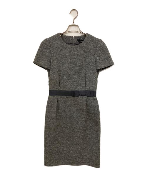 Salvatore Ferragamo（サルヴァトーレ フェラガモ）Salvatore Ferragamo (サルヴァトーレ フェラガモ) ウエストヴァラリボンワンピース グレー サイズ:38の古着・服飾アイテム