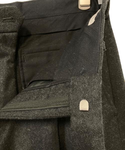 JOHN LAWRENCE SULLIVAN（ジョン ローレンス サリバン）JOHN LAWRENCE SULLIVAN (ジョン ローレンス サリバン) ウールタックワイドパンツ ブラック サイズ:44の古着・服飾アイテム