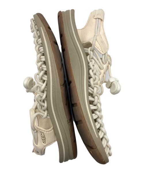 KEEN（キーン）KEEN (キーン) UNEEKサンダル グレー×アイボリー サイズ:23.5cmの古着・服飾アイテム