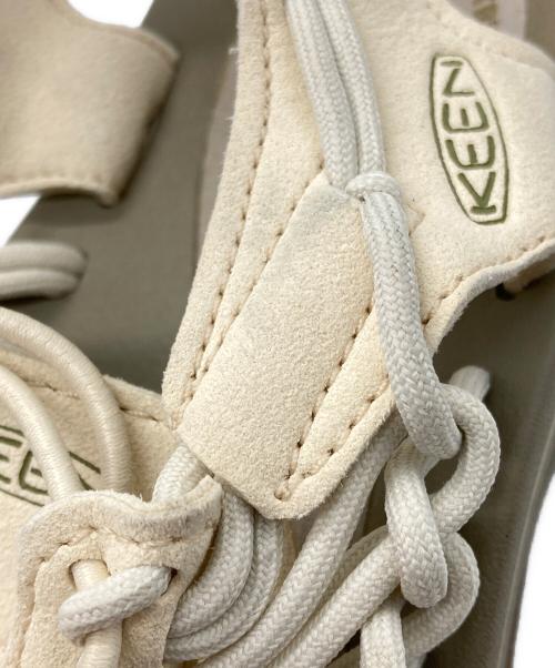 KEEN（キーン）KEEN (キーン) UNEEKサンダル グレー×アイボリー サイズ:23.5cmの古着・服飾アイテム