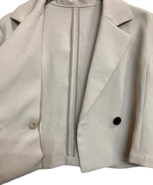 La boutique BonBon（ラブティックボンボン）La boutique BonBon (ラブティックボンボン) クロップドトレンチジャケット ベージュ サイズ:Fの古着・服飾アイテム