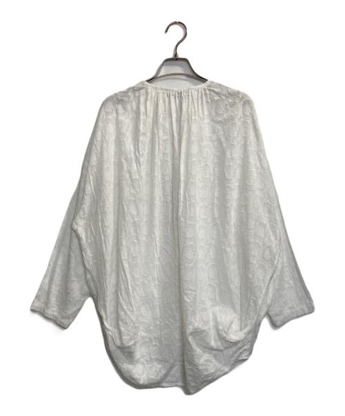 mizuiro-ind（ミズイロインド）mizuiro-ind (ミズイロインド) Vネックジャガードコクーンシャツ ホワイト サイズ:不明の古着・服飾アイテム