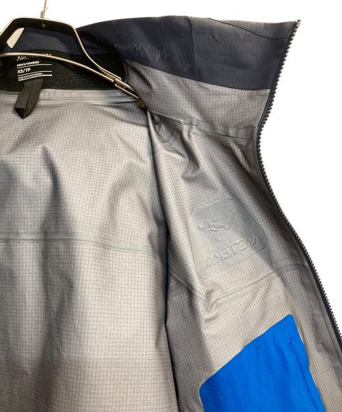ARC'TERYX（アークテリクス）ARC'TERYX (アークテリクス) BETA AR JACKET / ベータARジャケット ネイビー サイズ:ＸＳの古着・服飾アイテム