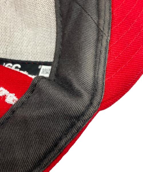 SUPREME（シュプリーム）SUPREME (シュプリーム) New Era (ニューエラ) Text Stripe Cap レッドの古着・服飾アイテム