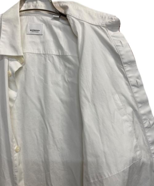 BURBERRY（バーバリー）BURBERRY (バーバリー) テープS/Sシャツ ホワイト サイズ:Ｍの古着・服飾アイテム