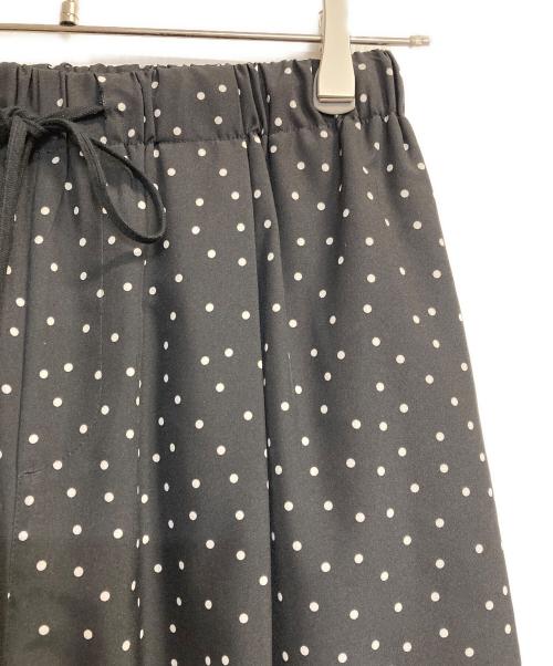 Spick and Span（スピック＆スパン）Spick and Span (スピックアンドスパン) ドットプリントイージーストレートパンツ ブラック サイズ:Mの古着・服飾アイテム