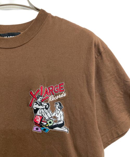 X-LARGE（エクストララージ）X-LARGE (エクストララージ) LISTEN TO THE RECORD S/S TEE ブラウン サイズ:Ｍの古着・服飾アイテム