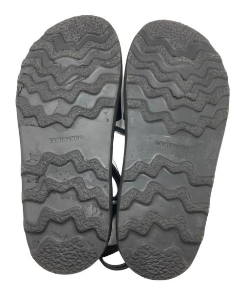 Caminando（カミナンド）Caminando (カミナンド) レザーストラップサンダル ブラック サイズ:7の古着・服飾アイテム