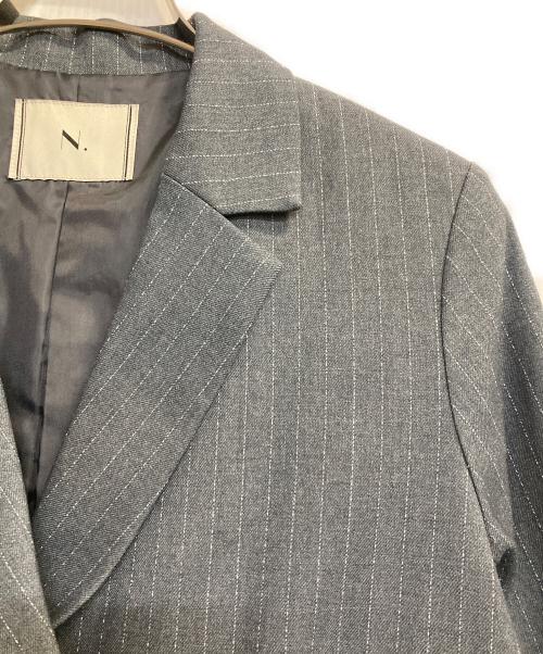 N.NATURAL BEAUTY BASIC（エヌ ナチュラルビューティーベーシック）N.NATURAL BEAUTY BASIC (エヌ ナチュラルビューティーベーシック) ストライプダブルジャケット グレー サイズ:Ｍの古着・服飾アイテム