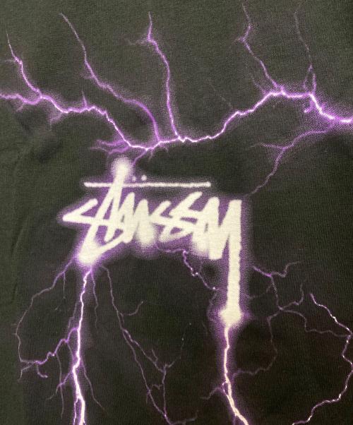 stussy（ステューシー）stussy (ステューシー) STORM T / サンダーストームロゴTシャツ ブラック サイズ:XLの古着・服飾アイテム