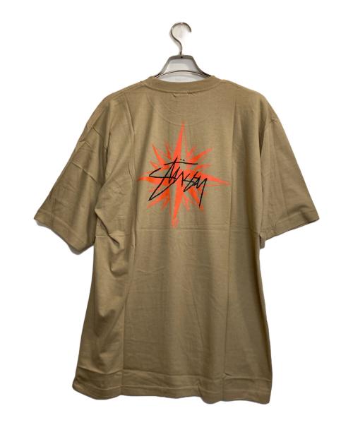stussy（ステューシー）stussy (ステューシー) BOMB T / ボムプリントTシャツ カーキ サイズ:LLの古着・服飾アイテム
