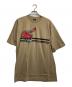 stussy（ステューシー）の古着「BOMB T / ボムプリントTシャツ」｜カーキ