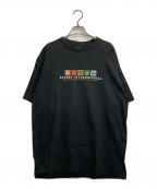 stussyステューシー）の古着「INTERNATIONAL MULTI LOGO T / インターナショナルマルチロゴTシャツ」｜ブラック