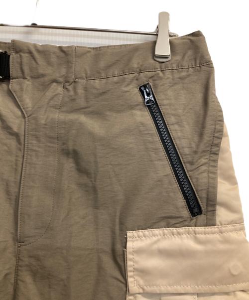 sacai（サカイ）sacai (サカイ) Nylon Twill Mix Shorts/ベルテッドナイロンショーツ ベージュ×カーキ サイズ:4の古着・服飾アイテム