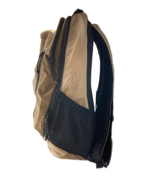 ARC'TERYX（アークテリクス）ARC'TERYX (アークテリクス) BEAMS BOY (ビームスボーイ) 別注Mantis 26Lリュック ベージュの古着・服飾アイテム