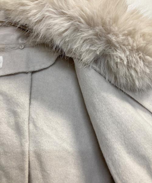 Snidel（スナイデル）Snidel (スナイデル) ファー付きミドルケープコート アイボリー サイズ:ONE SIZEの古着・服飾アイテム