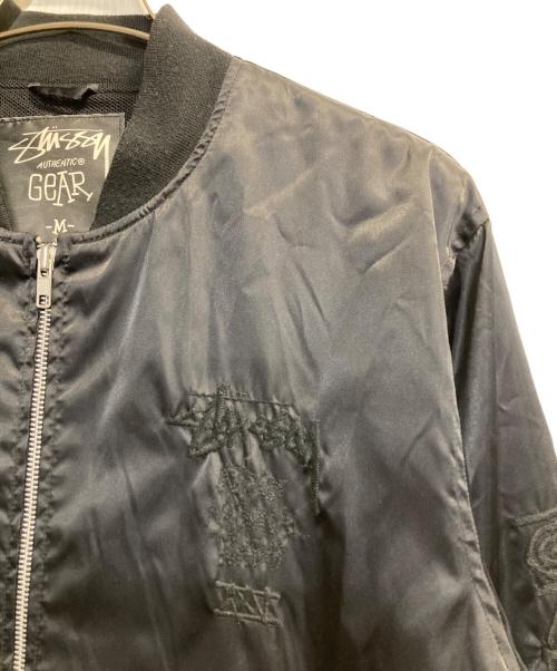 stussy（ステューシー）stussy (ステューシー) AUTHENTIC GEAR 刺繍ジャケット ブラック サイズ:Ｍの古着・服飾アイテム