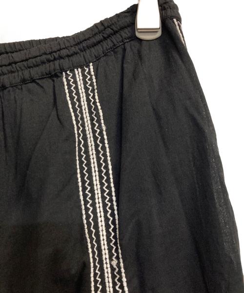 ne quittez pas（ヌキテパ）ne quittez pas (ヌキテパ) エンブロイダリーロングスカート ブラック サイズ:Fの古着・服飾アイテム