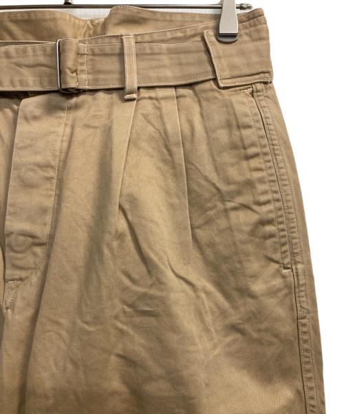 COMOLI（コモリ）COMOLI (コモリ) ベルテッドパンツ カーキ サイズ:1の古着・服飾アイテム