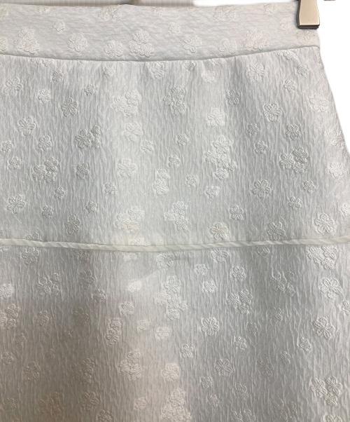 HYEON（ヘヨン）hyeon (ヘヨン) 小花柄ジャガードスカート ホワイト サイズ:FREEの古着・服飾アイテム