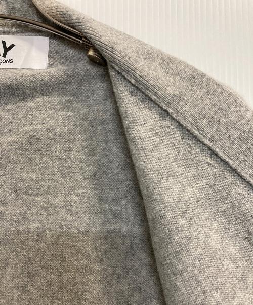 PLAY COMME des GARCONS（プレイコムデギャルソン）PLAY COMME des GARCONS (プレイコムデギャルソン) ハートワッペンカーディガン グレー サイズ:Sの古着・服飾アイテム