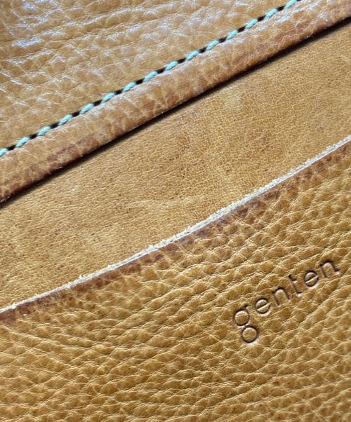 genten（ゲンテン）genten (ゲンテン) 封筒型レザーリュック ブラウンの古着・服飾アイテム