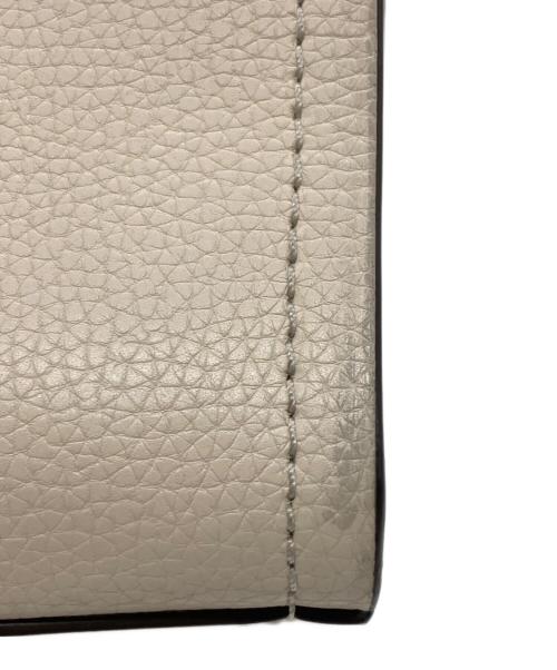 MICHAEL KORS（マイケル・コース）MICHAEL KORS (マイケル・コース) Mirella Small Pebbled Leather Crossbody Bag ホワイトの古着・服飾アイテム