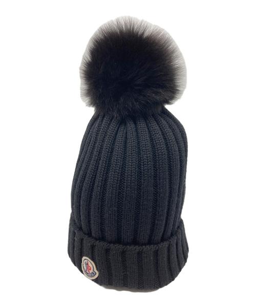 MONCLER（モンクレール）MONCLER (モンクレール) ミニワッペンフォックスファーポンポンニットキャップ ブラックの古着・服飾アイテム