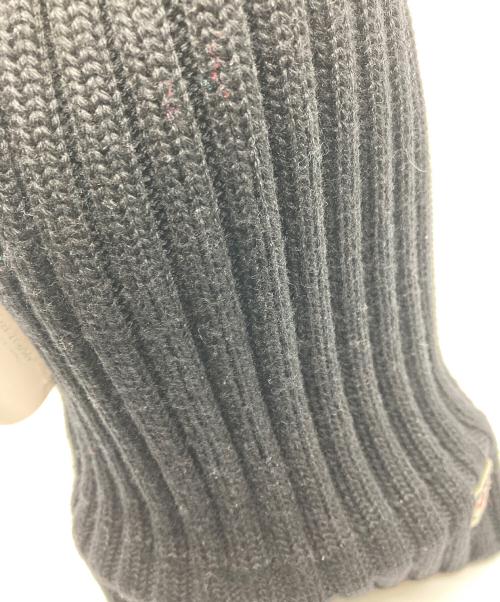 MONCLER（モンクレール）MONCLER (モンクレール) ミニワッペンフォックスファーポンポンニットキャップ ブラックの古着・服飾アイテム