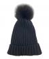 MONCLER (モンクレール) ミニワッペンフォックスファーポンポンニットキャップ ブラック：18000円