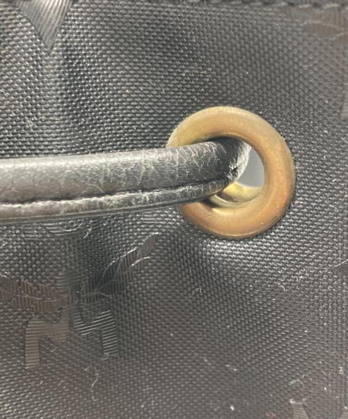 MCM（エムシーエム）MCM (エムシーエム) ヴィセトス柄巾着バッグ ブラックの古着・服飾アイテム