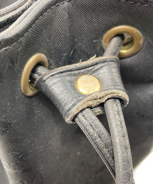 MCM（エムシーエム）MCM (エムシーエム) ヴィセトス柄巾着バッグ ブラックの古着・服飾アイテム